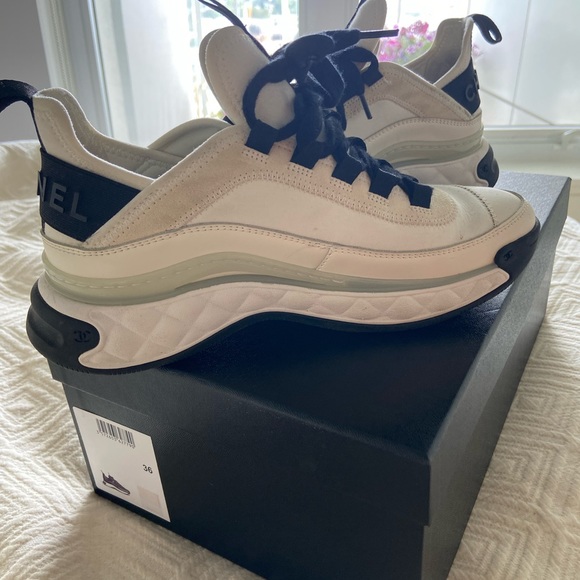 Channel sneakers - Picture 6 of 8